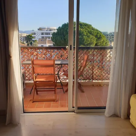 Apartment Climatise A 800m De La Frejus